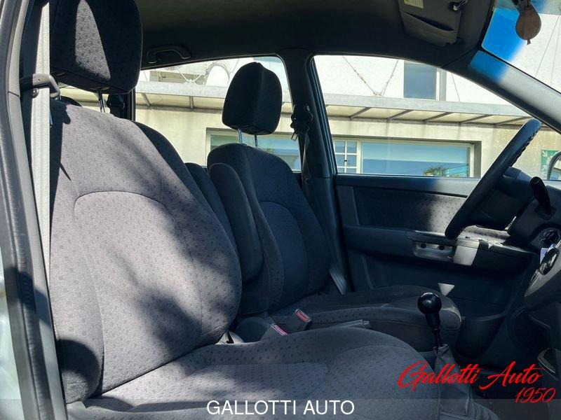 Kia Carens LX 1.6 105cv