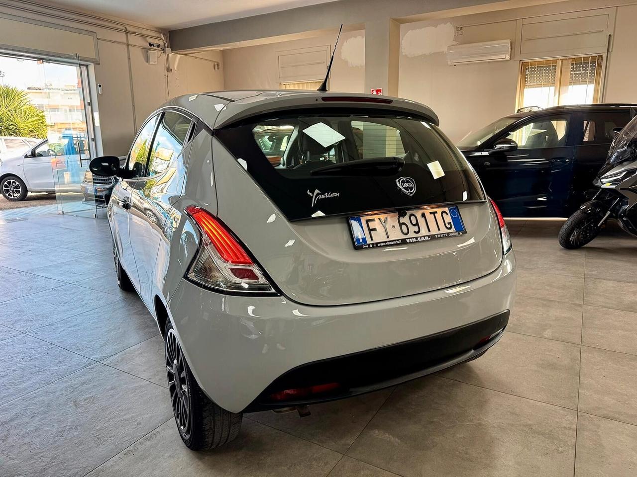 Lancia Ypsilon 1.2 69 CV S&S Gold 2019