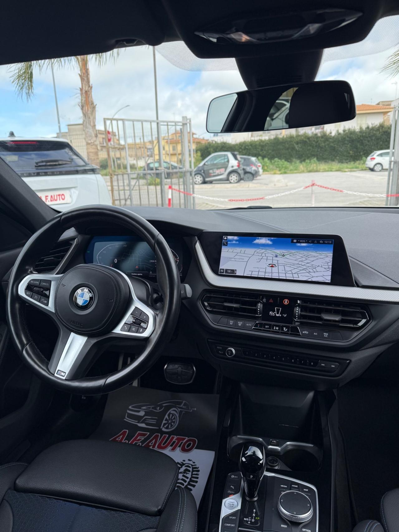 Bmw 118 118d 5p. Msport