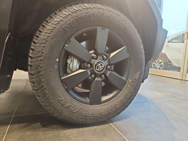 Toyota Land Cruiser 2.8 D First Edition A/T