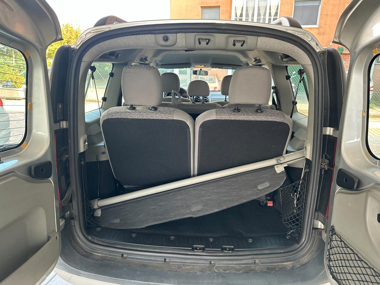 Dacia Logan MCV 1.6 7 posti (12 Rate)