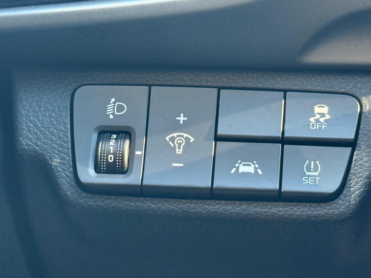 Kia Stonic 1.4 MPI 100 CV - Neopatentati