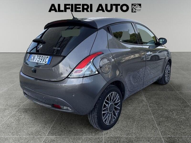 Lancia Ypsilon 1.0 FireFly Hybrid 70cv Gold Plus MT6