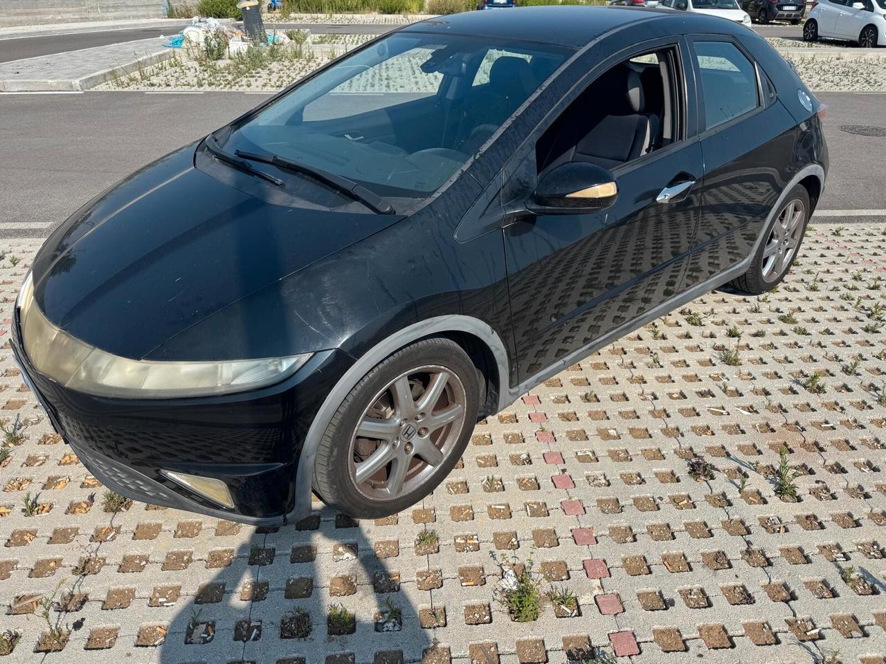 Honda Civic 1.8 i-VTEC 5p. Sport