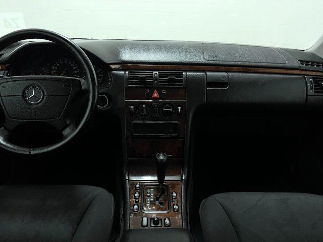 MERCEDES-BENZ E 240 V6 Elegance 170cv