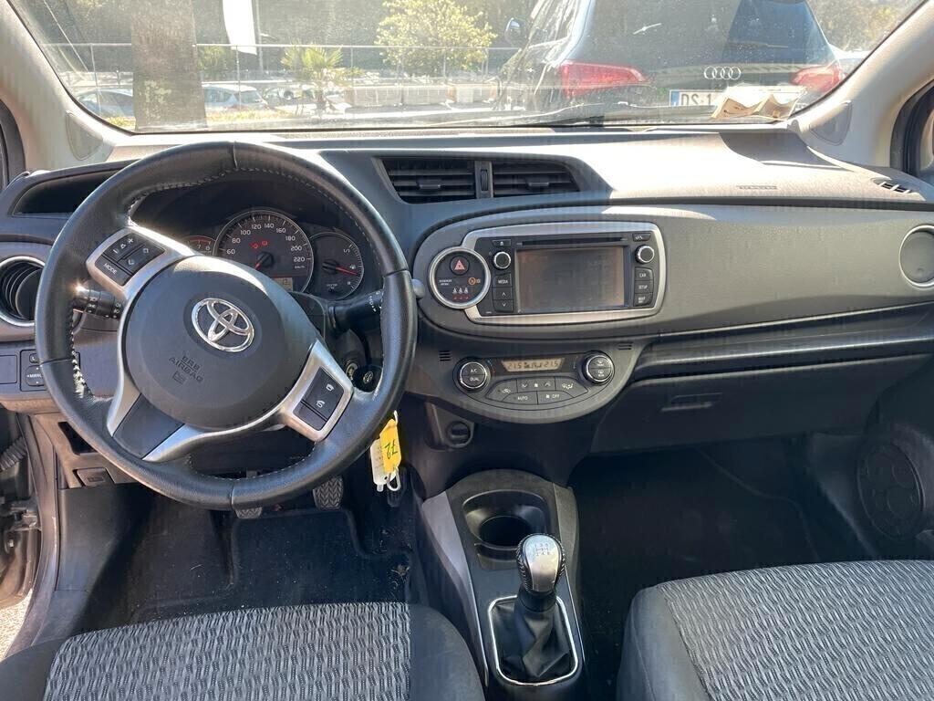 TOYOTA YARIS 1.0 5 PORTE ACTIVE NEOPATENTATI