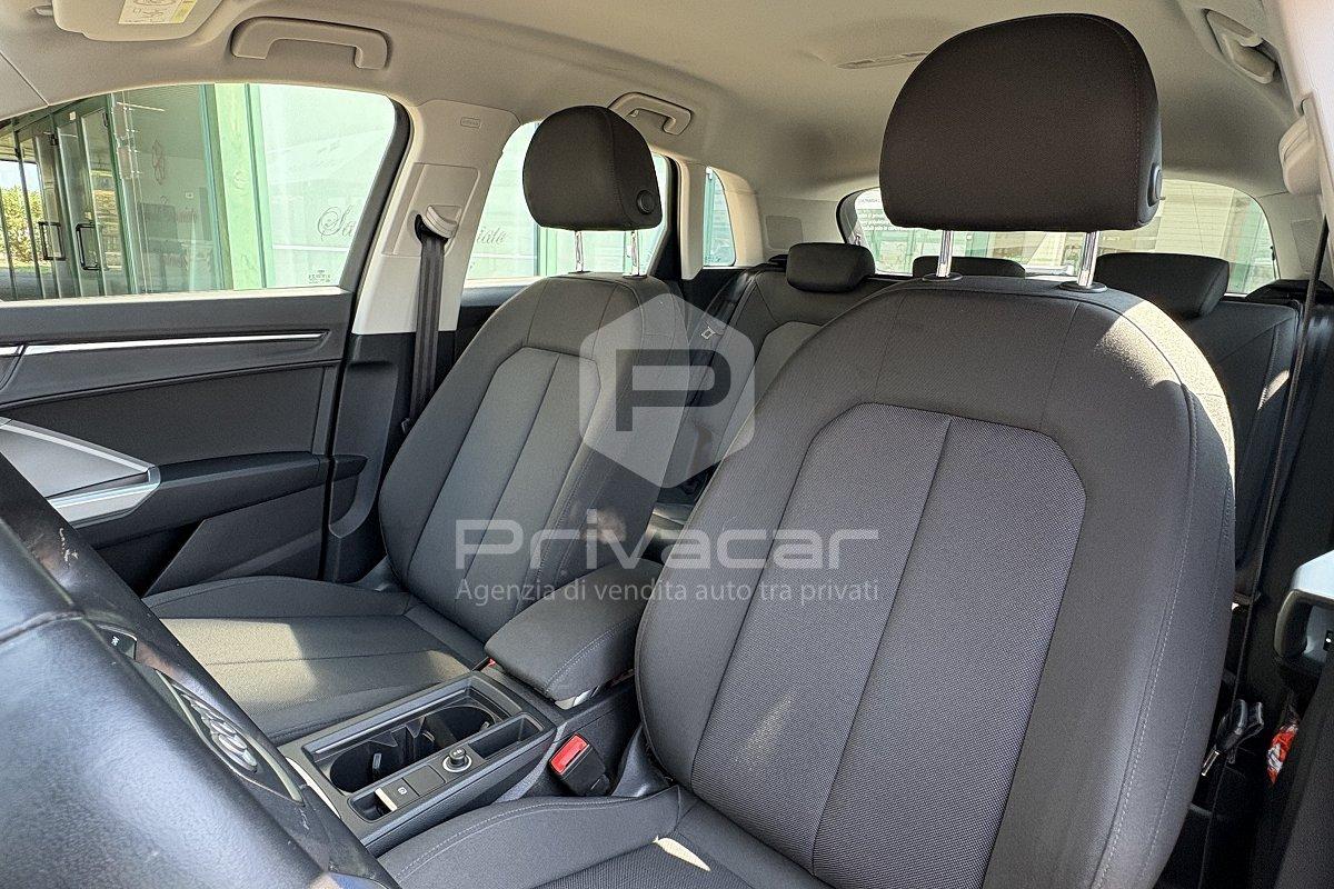 AUDI Q3 35 TDI Business