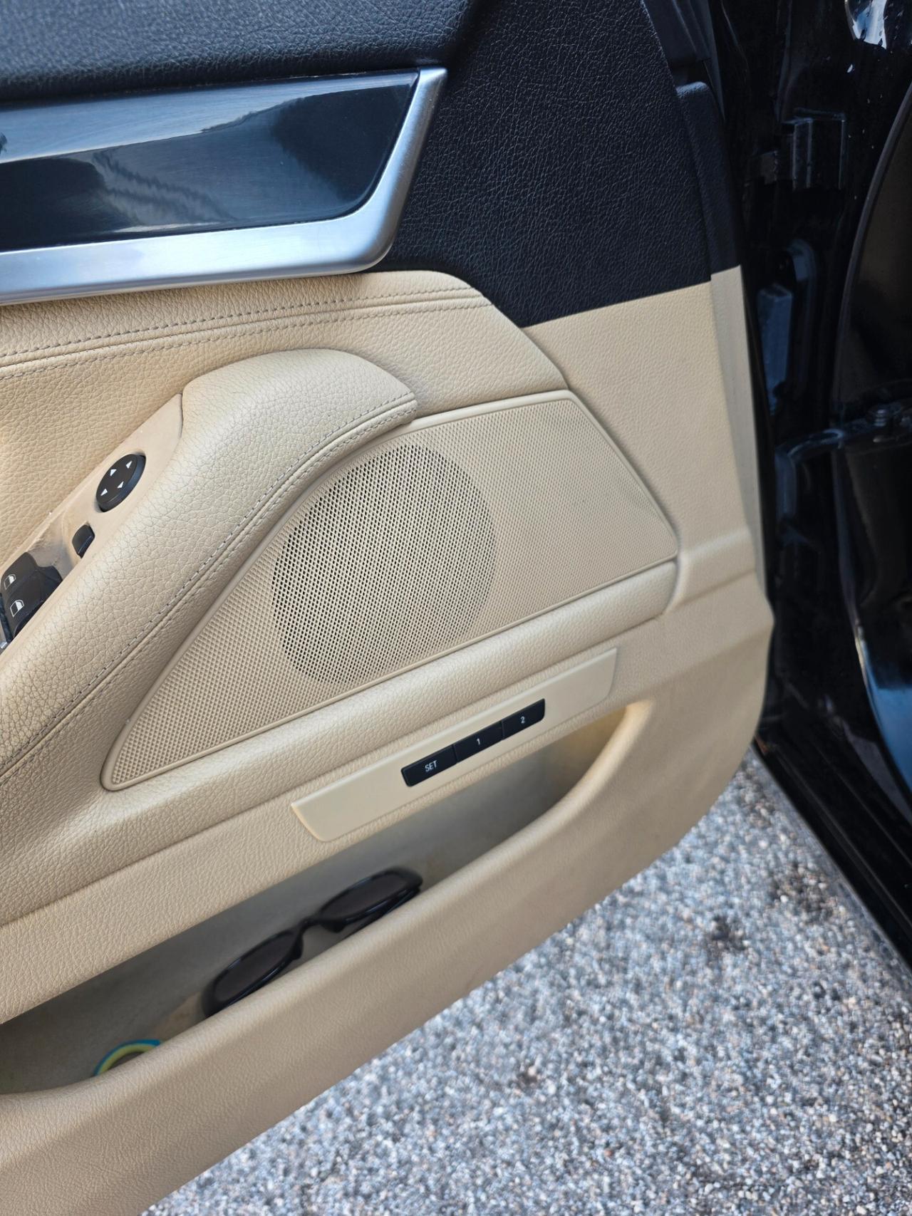 Bmw 520 M sport 2.0 disel 179000 km anno 2015 in perfetto stato tagliando appena eseguito bollo paga
