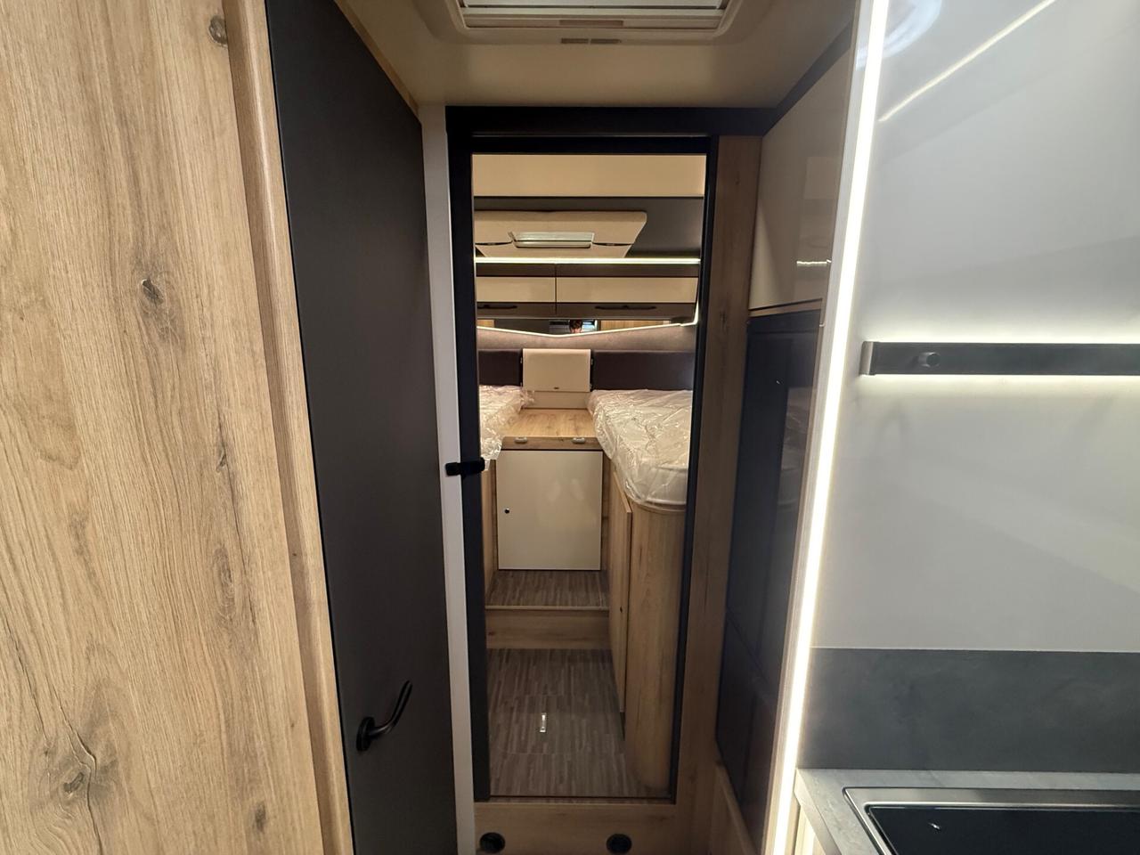 ELNAGH T-LOFT 529 6.99 5 POSTI GARAGE