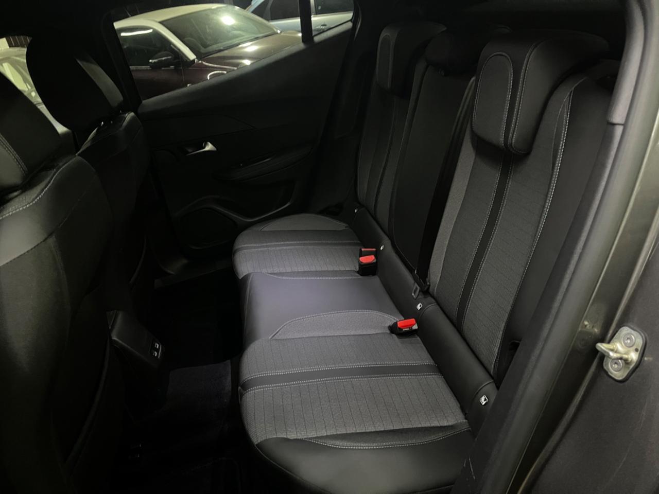 Peugeot 2008 BlueHDi 130 S&S EAT8 Allure