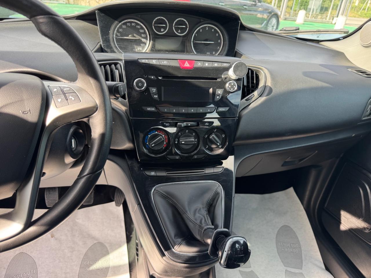 Lancia Ypsilon 0.9 TwinAir 85 CV 5 porte Metano Ecochic Gold