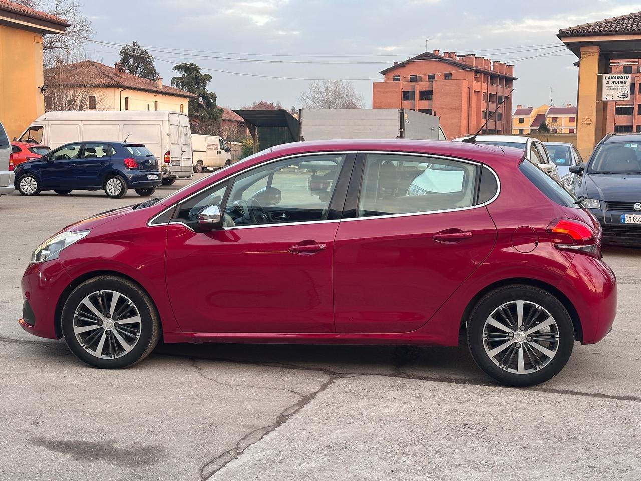 Peugeot 208 PureTech 82 5 porte Allure solo 150mila km
