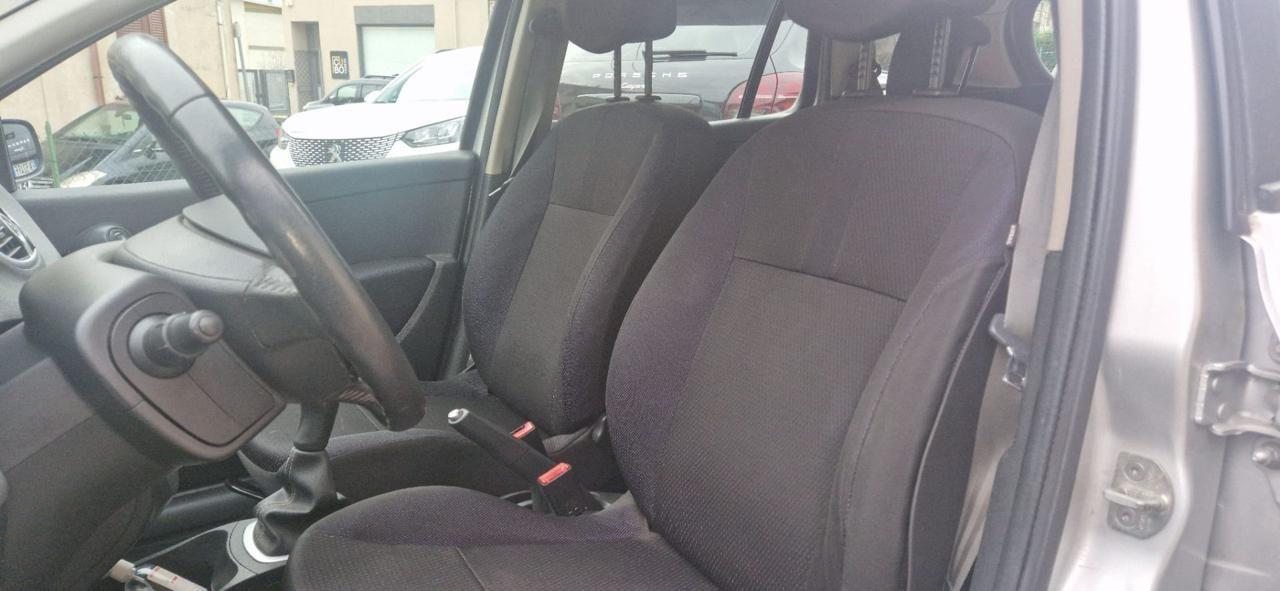 RENAULT Clio 1.2 16V 5 porte Le Iene