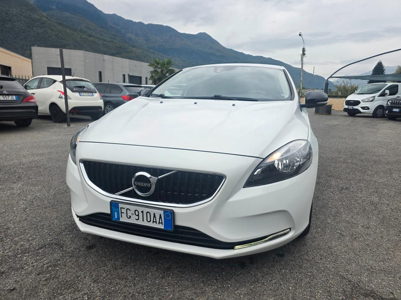 Volvo V40 D2 R-design Momentum