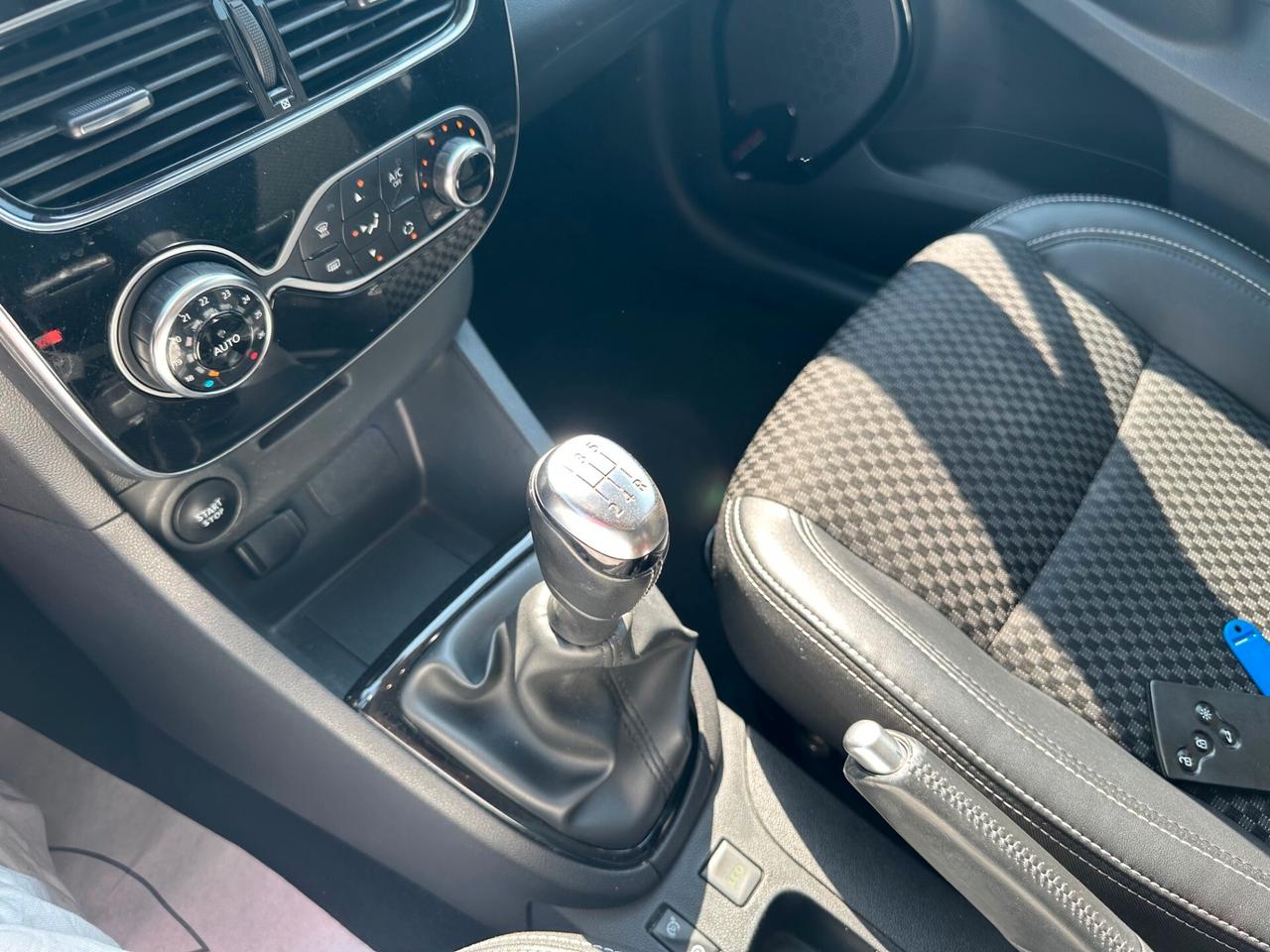 Renault Clio TCe 12V 90 CV GPL 5 porte Moschino Zen