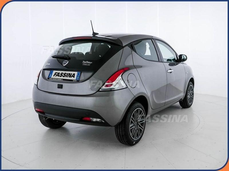 Lancia Ypsilon 1.0 FireFly 5 porte S&S Hybryd Gold