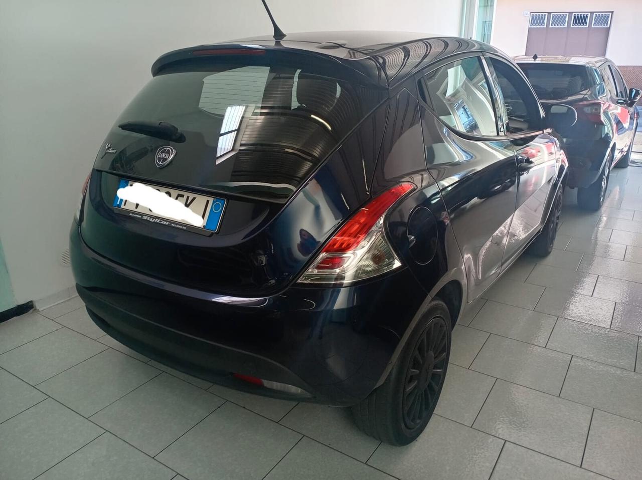 Lancia Ypsilon 1.2 69 CV 5 porte Gold