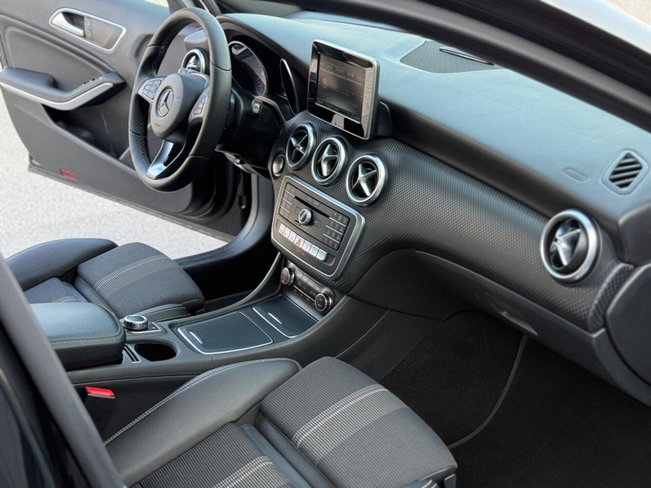 Mercedes-benz A 180 AMG Line - Premium Next auto