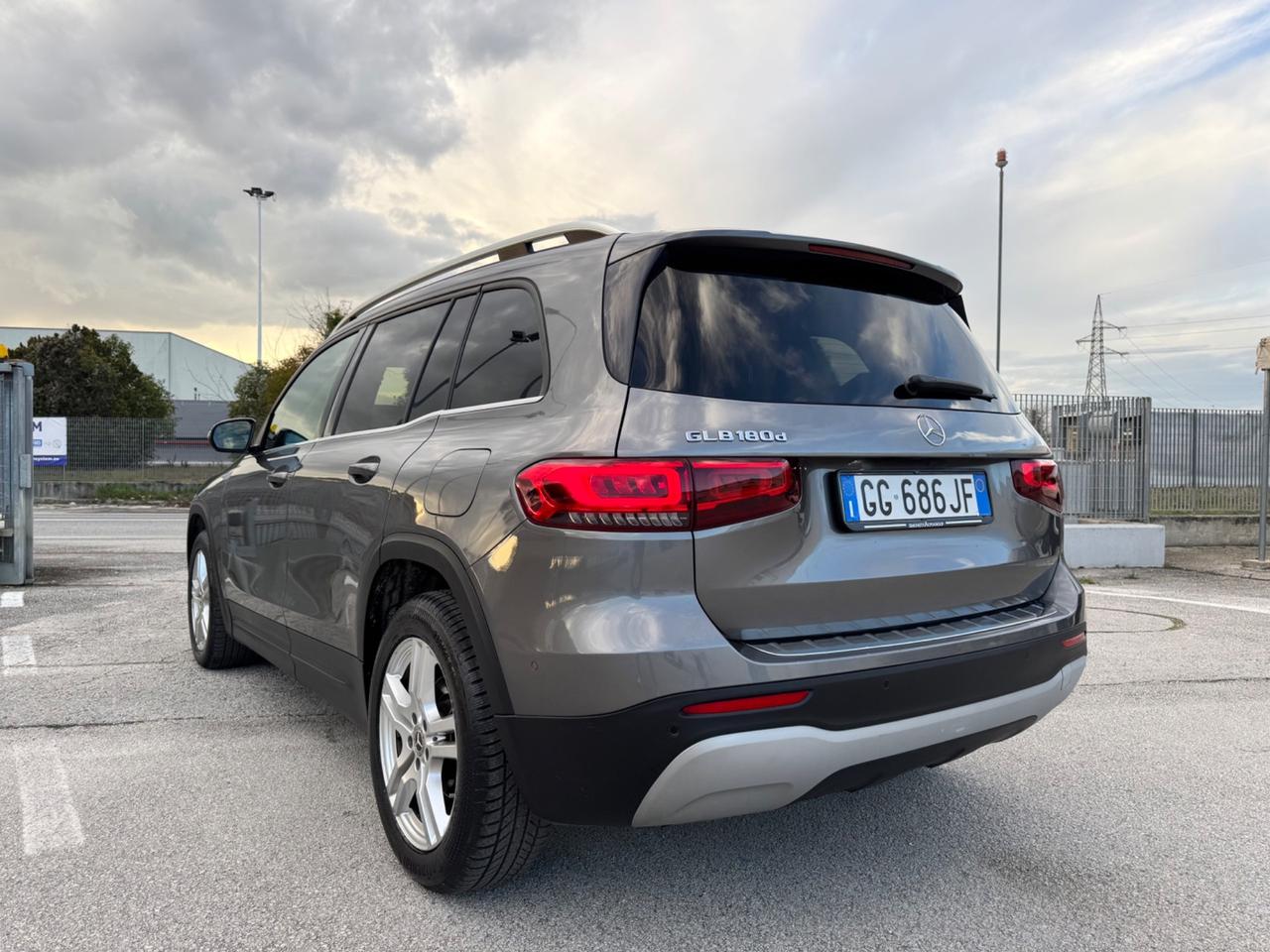 MERCEDES GLB 180d Sport - Luci Ambient Navi 18