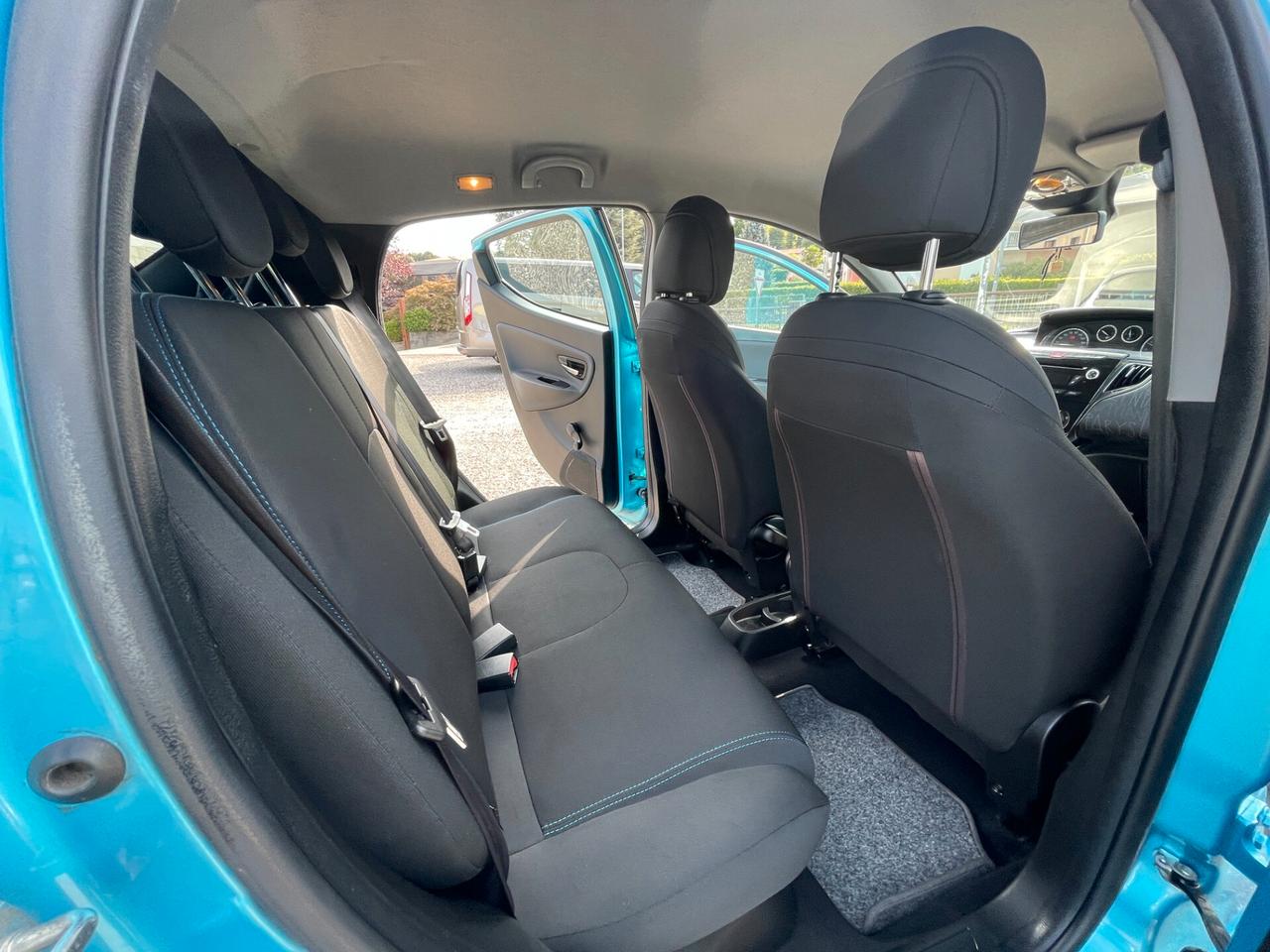 Lancia Ypsilon 1.2 69 CV 5 porte Elefantino
