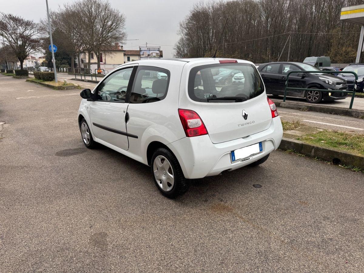 RENAULT - Twingo - 1.2 8V Dynamique NEOPATENTATI