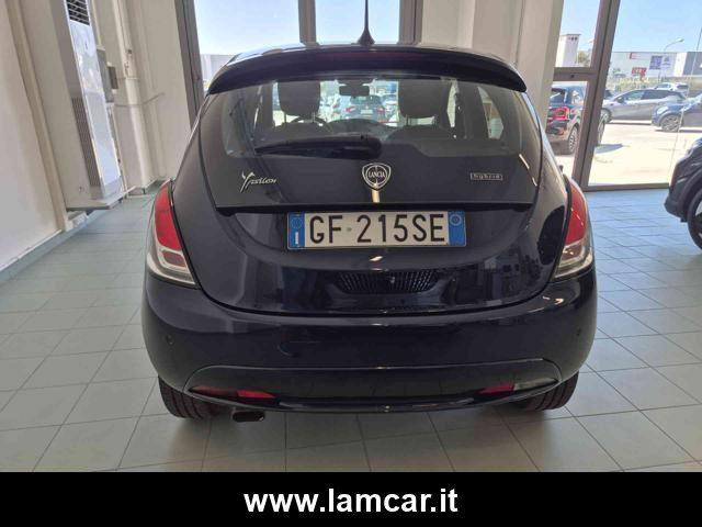 LANCIA Ypsilon 1.0 FireFly 5 porte S&S Hybrid Ecochic Silver