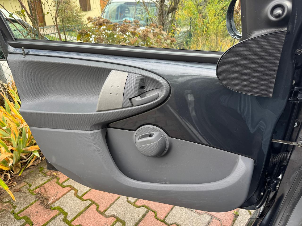 Toyota Aygo 1.0 12V VVT-i 5 porte 04/2011