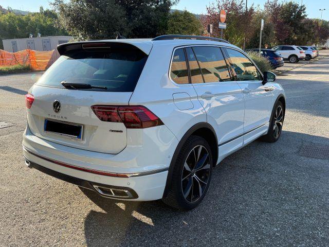 VOLKSWAGEN Tiguan 4 motion R-line 2.0 TDI 150 CV SCR DSG 4MOTION R-Line