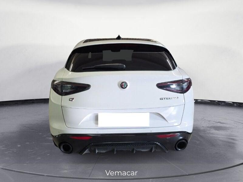 Alfa Romeo Stelvio 2.2 TD 210 CV Veloce AT8 Q4 con 7500euro extra optional