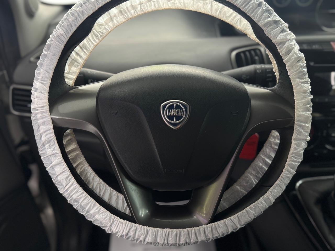Lancia Ypsilon 1.2 69Cv Platinum