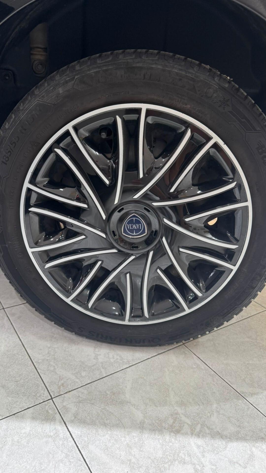 Lancia Ypsilon 1.2 69 CV 5 porte GPL Ecochic Elefantino Blu
