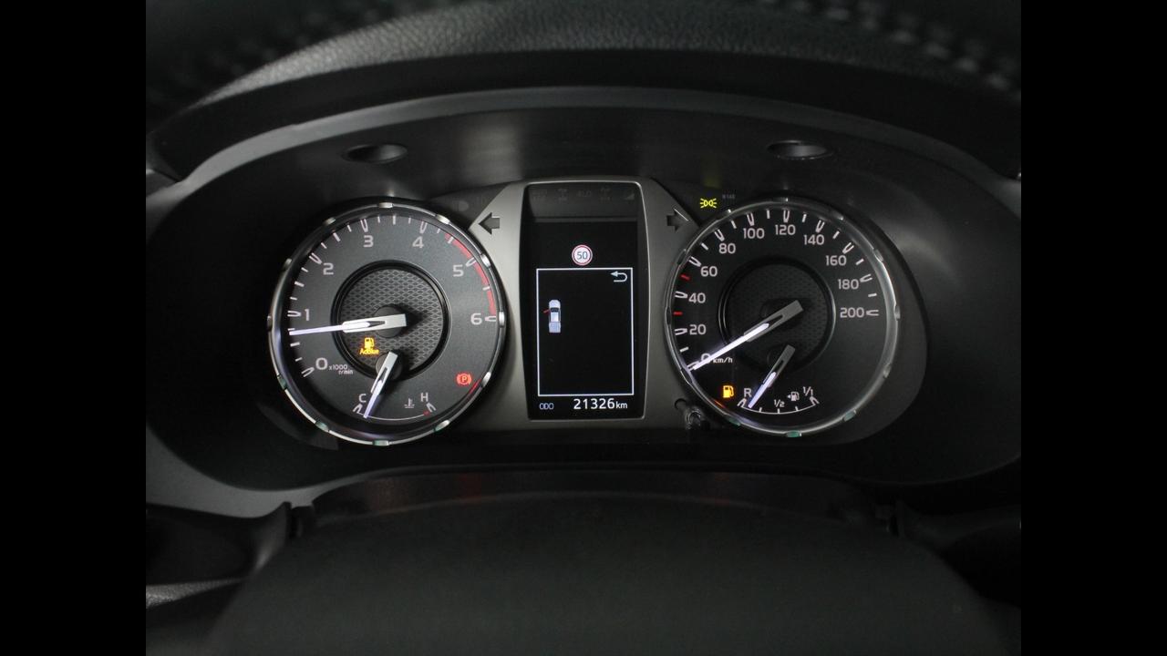 TOYOTA Hilux IV 2019 - Hilux 2.4 d-4d C&C 4x2 Hilux my19