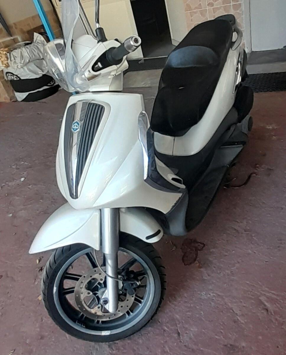 Piaggio beverly 300 i.e