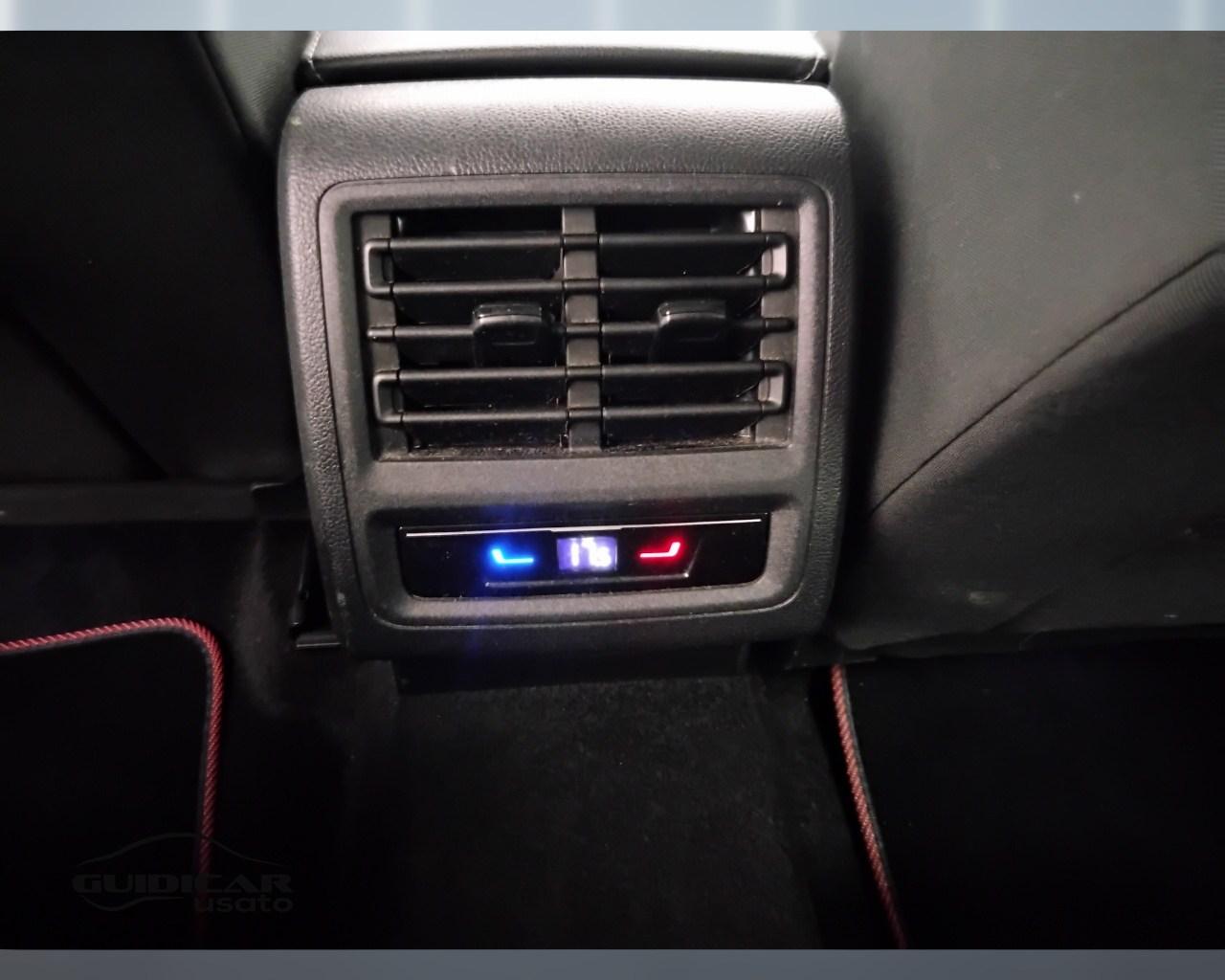 VOLKSWAGEN Golf VIII 2020 - Golf 2.0 tdi Style 115cv