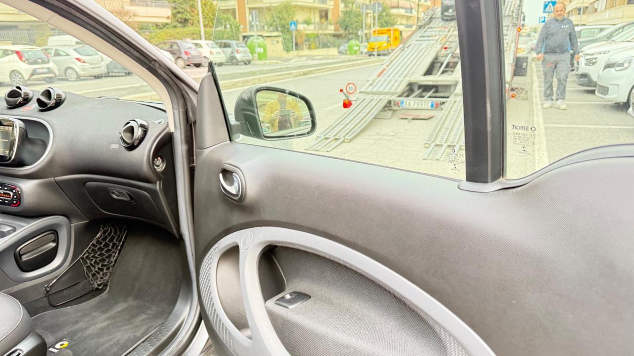 Smart ForTwo 90 0.9 T twinamic cabrio Passion LED NAVI BRACCIOLO BLUETOOTH PDC