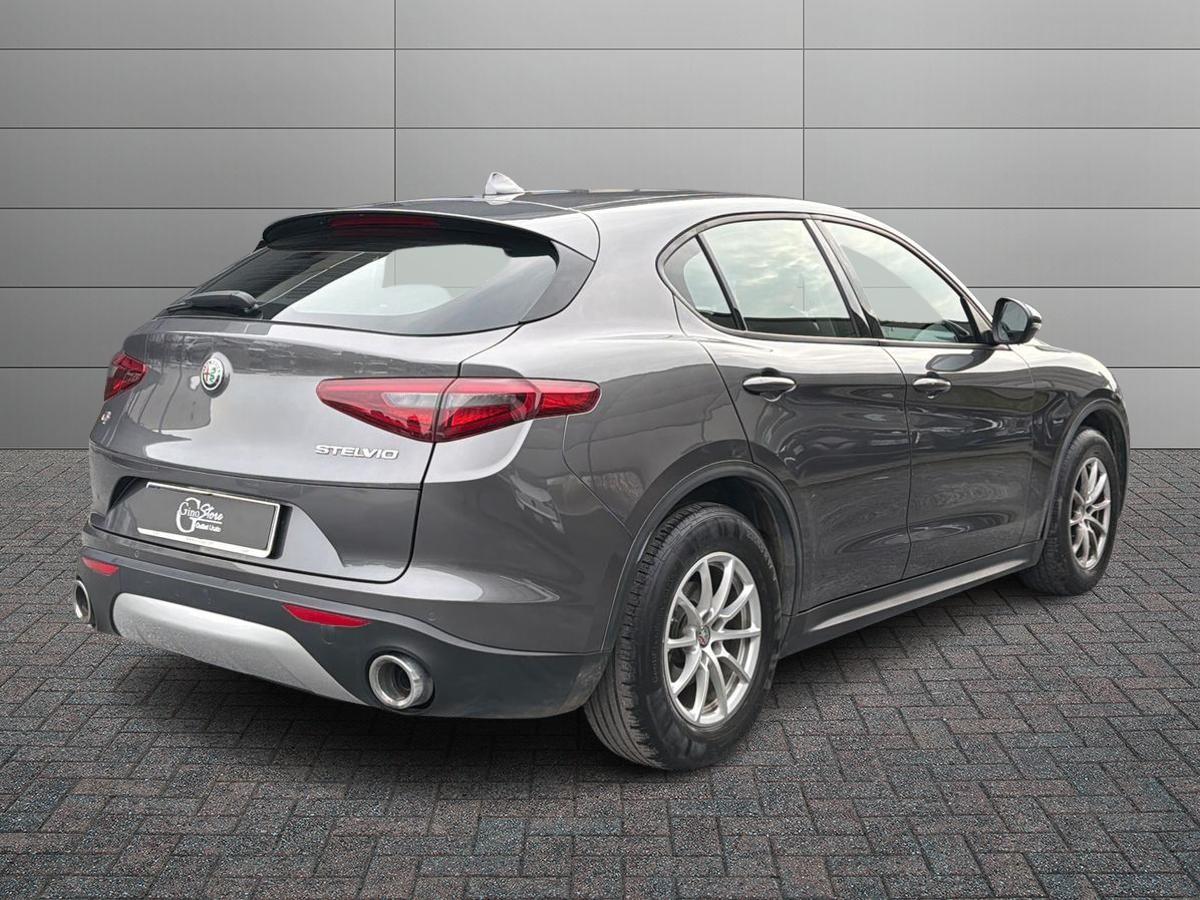 ALFA ROMEO Stelvio 2.2 t Business Q4 190cv auto my19