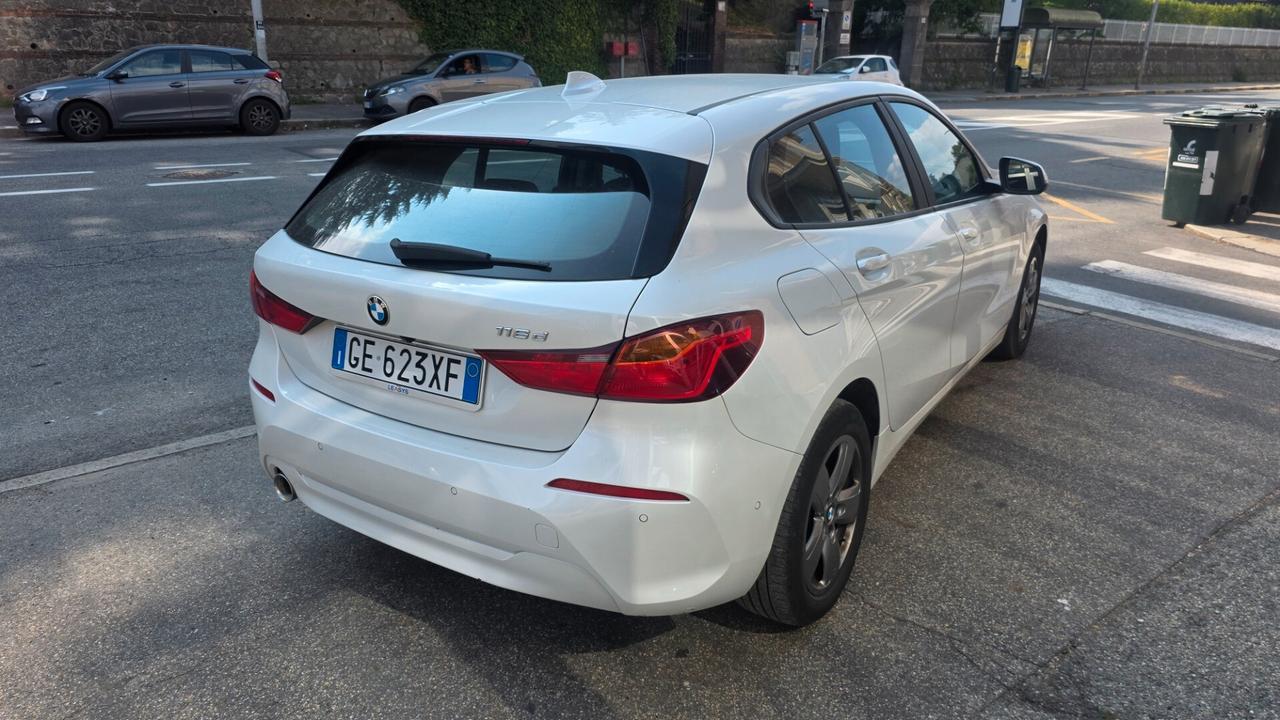 Bmw 116 116d 5p. Business Advantage