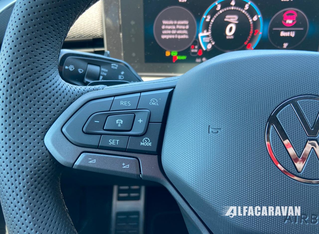 Volkswagen T-Roc 1.5 tsi R-Line dsg *NUOVA DA IMMATRICOLARE*