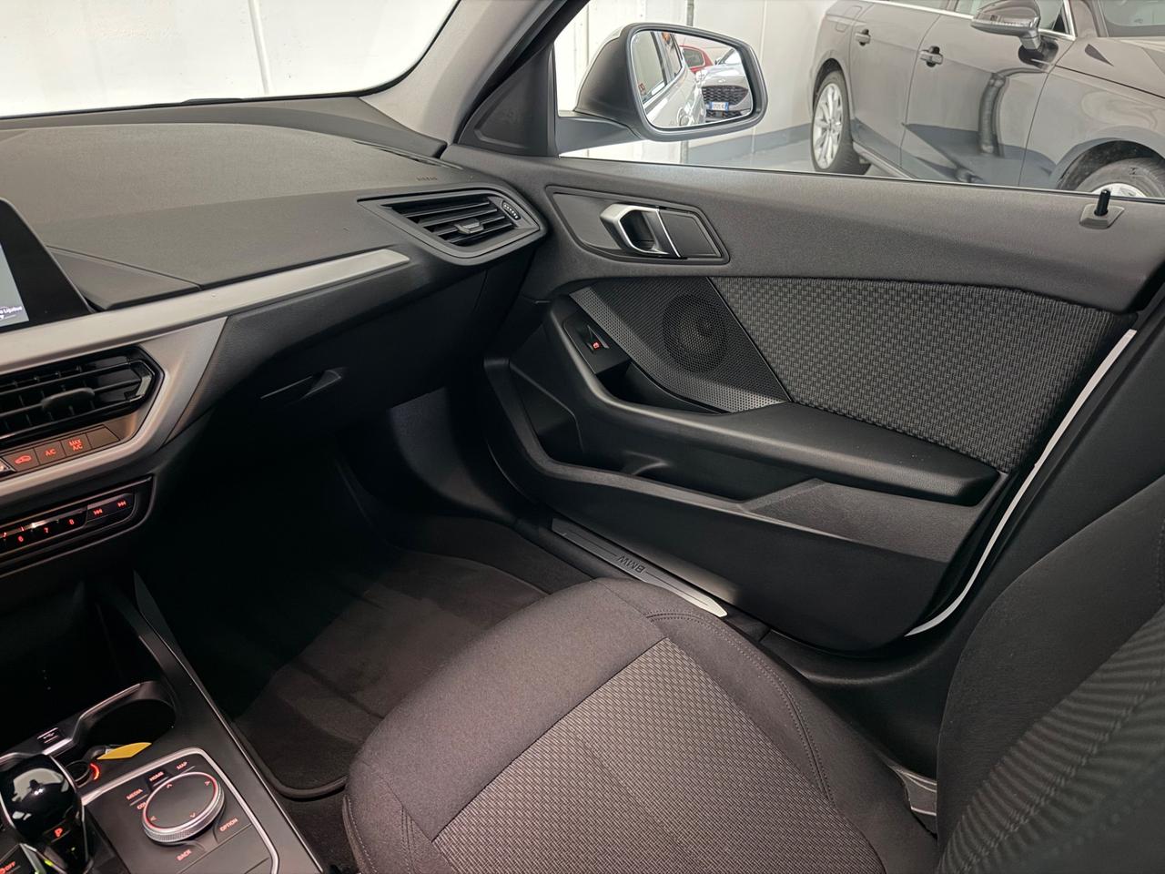 Bmw 118 118d 5p. Business Advantage auto 150cv