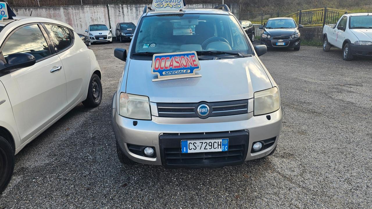 Fiat Panda 1.2 4x4 Climbing gpl solo contatto telefonico..no meil info 3792464507