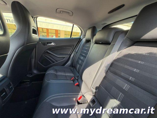 MERCEDES-BENZ GLA 200 d Automatic Sport