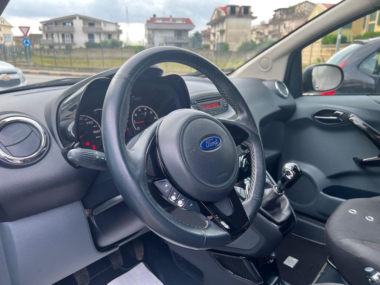 Ford Ka 1.2 Individual c/esp,tcs 69cv E5 Clima