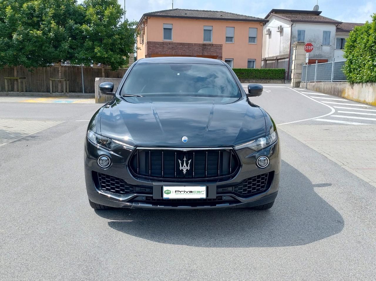 Maserati Levante V6 Diesel 275cv AWD Gransport UNIPRO