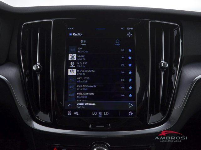 VOLVO V60 B4 (d) automatico Essential