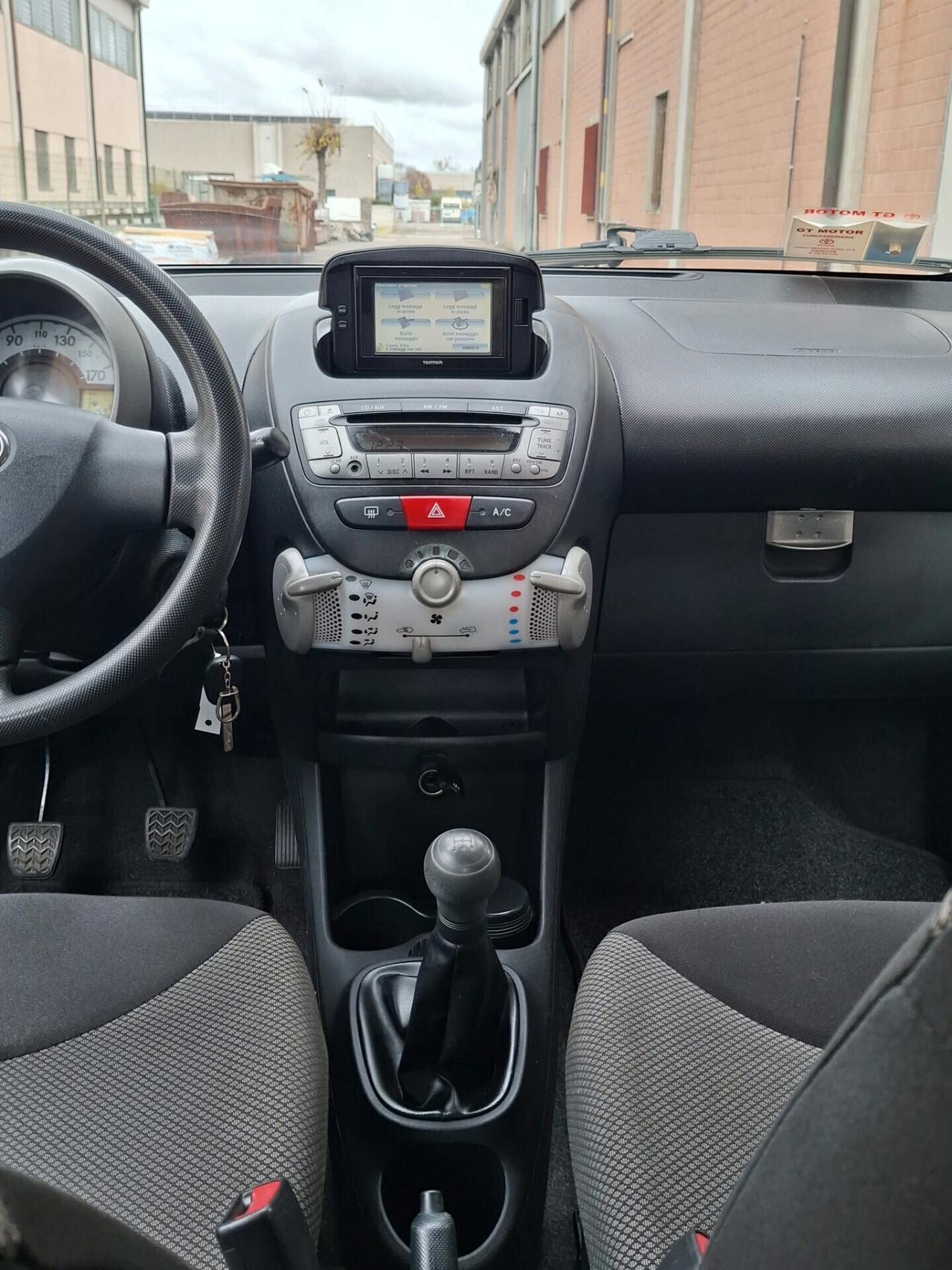 Toyota Aygo 1.0 12V VVT-i 5 porte Cool Soda Connect