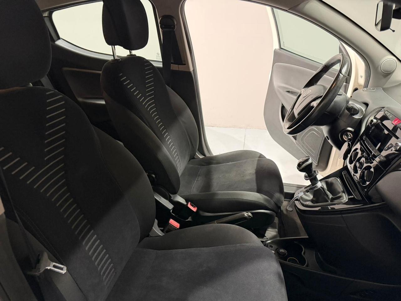 Lancia Ypsilon 1.2 69 CV 5 porte S&S Platinum