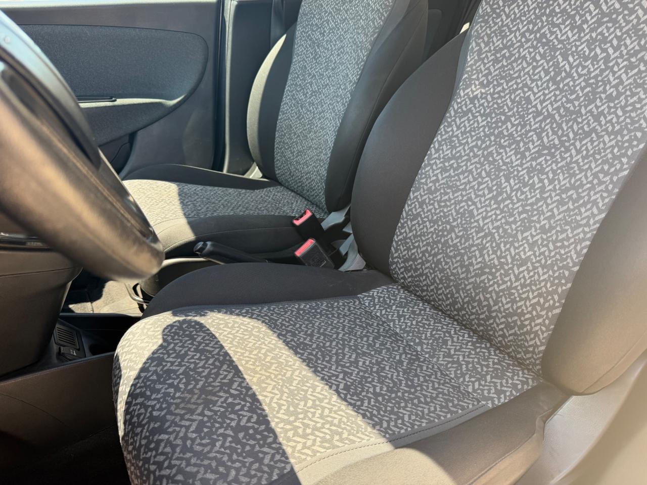 Lancia Ypsilon 1.2 69 CV 5 porte GPL Ecochic Silver