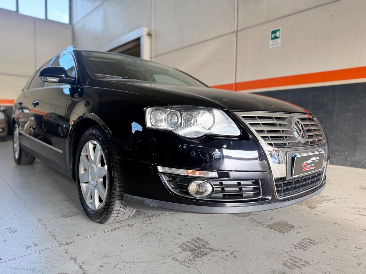 Volkswagen Passat 2.0 TDI DPF DSG Highline NEOPATENTATI