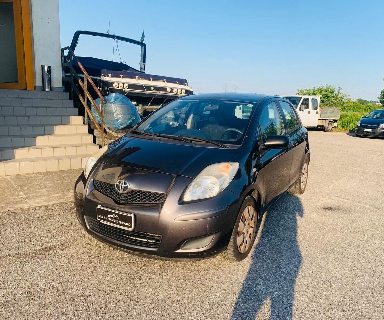 Toyota Yaris 1.0 benzina 2010 130.000km neo