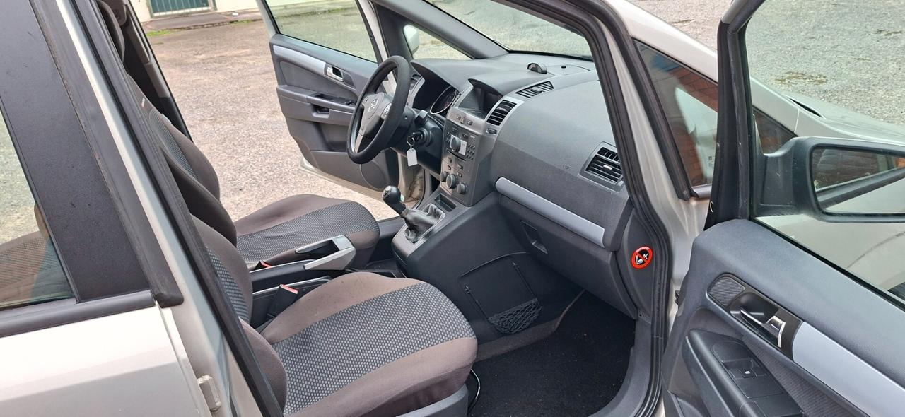 Opel Zafira 1.6 CON IMPIANTO A METANO 7 POSTI